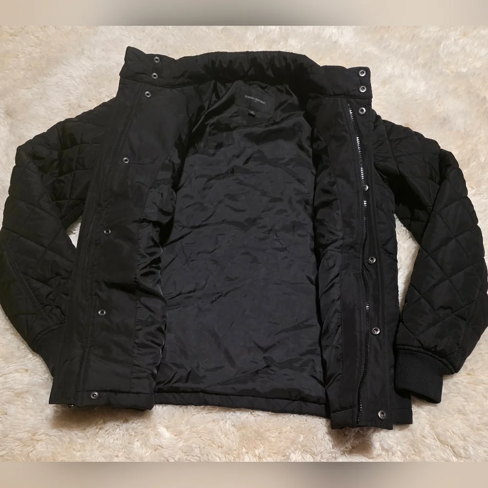Banana Republic Womens Black Quilted Zipper/Snap Down Jacket Sz. S